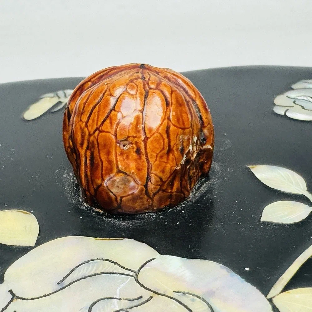 Vintage Japanese Inlaid Mother of Pearl Lacquer Peach Shaped‎ Box w/Nut Look Lid